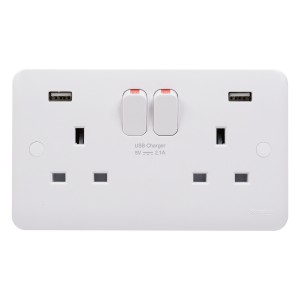 Schneider Lisse White moulded - Switched Socket + 2 USB charger - 2 gangs - 13A GGBL30202USBS