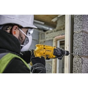 DEWALT D25033C-B5 22mm SDS Plus Rotary Hammer 710W with Keyless Chuck 