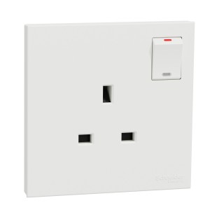 Schneider Electric AvatarOn C Switched socket 13A 250V 1 gang white E8715_WE